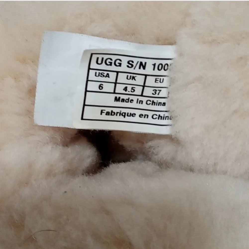 UGG Carter Chestnut Suede Boots Exposed Sheepskin Trim Size 6